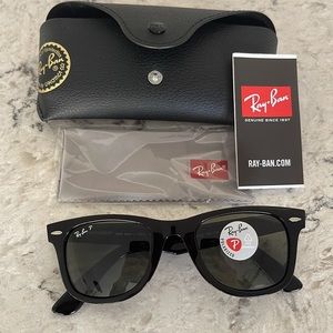 NWT Ray-Ban Original Wayfarer 2140 Polarized Sunglasses black.